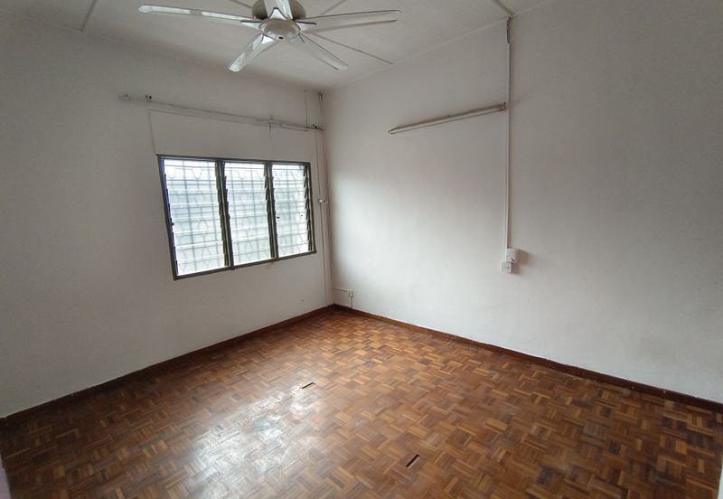Oug 2 Storey Terrace House With Quiet Area For Sale
