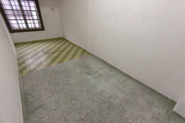 Oug 2 Storey Terrace House With Quiet Area For Sale