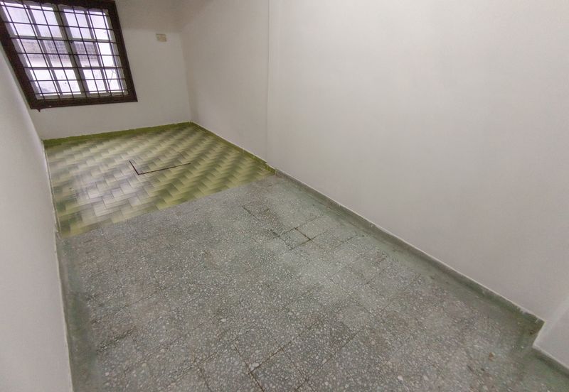 Oug 2 Storey Terrace House With Quiet Area For Sale