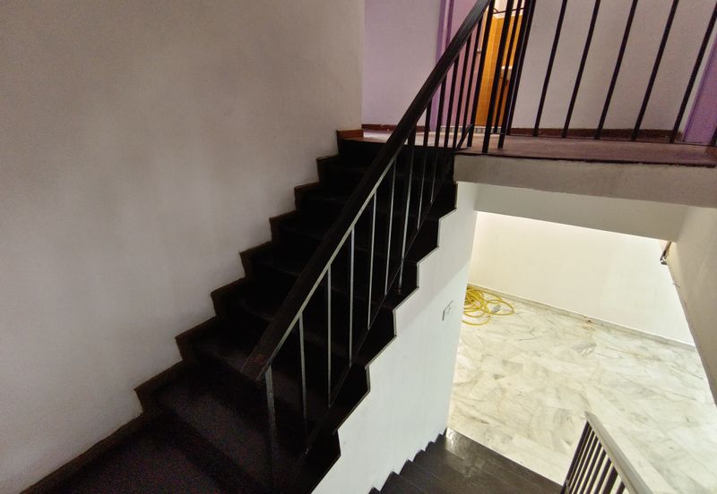 Oug 2 Storey Terrace House With Quiet Area For Sale