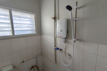 Oug 2 Storey Renovated Terrace House For Rent