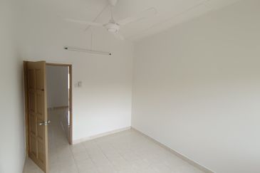 Oug 2 Storey Renovated Terrace House For Rent