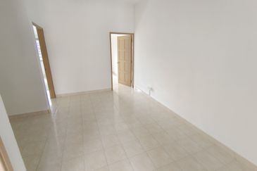 Oug 2 Storey Renovated Terrace House For Rent
