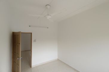 Oug 2 Storey Renovated Terrace House For Rent