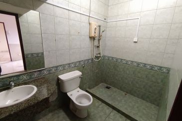 Oug 2 Storey Semi D For Sale