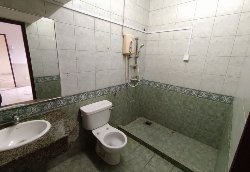 Oug 2 Storey Semi D For Sale