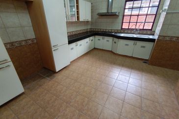 Oug 2 Storey Semi D For Sale