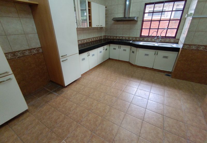 Oug 2 Storey Semi D For Sale