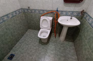 Oug 2 Storey Semi D For Sale