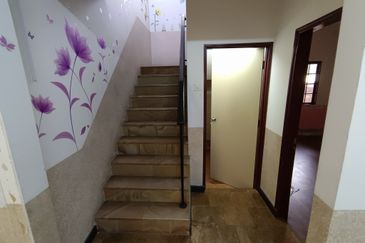 Oug 2 Storey Semi D For Sale