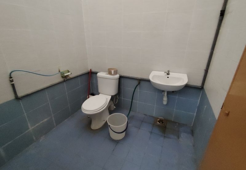 Oug 2 Storey Terrace House With Extended Kitchen For Sale