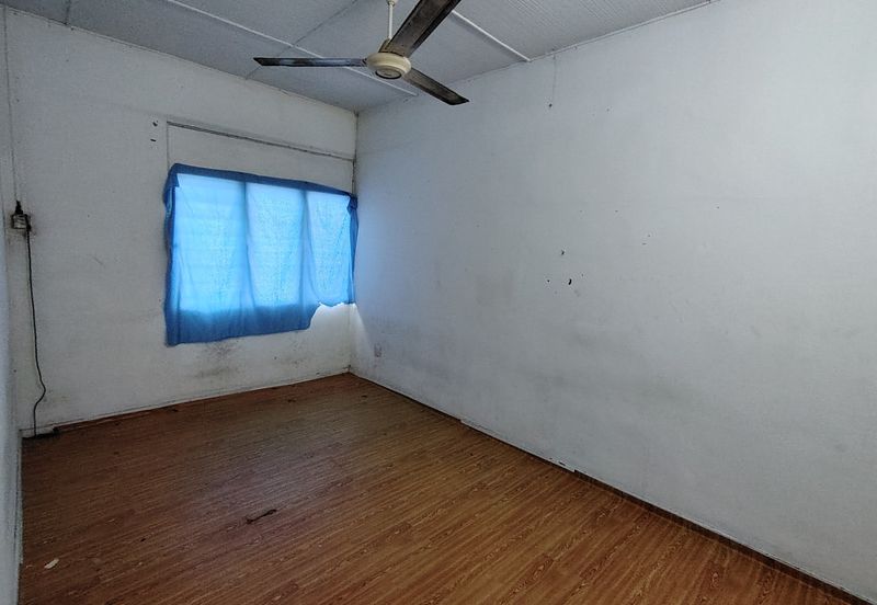 Oug 2 Storey Terrace House With Extended Kitchen For Sale