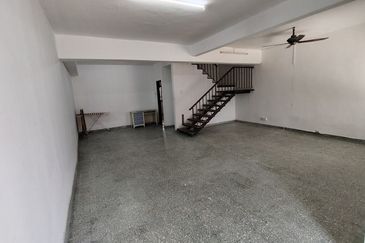 Oug 2 Storey Terrace House With Extended Kitchen For Sale