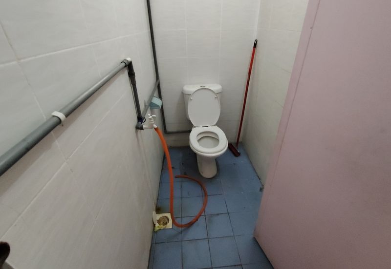 Oug 2 Storey Terrace House With Extended Kitchen For Sale