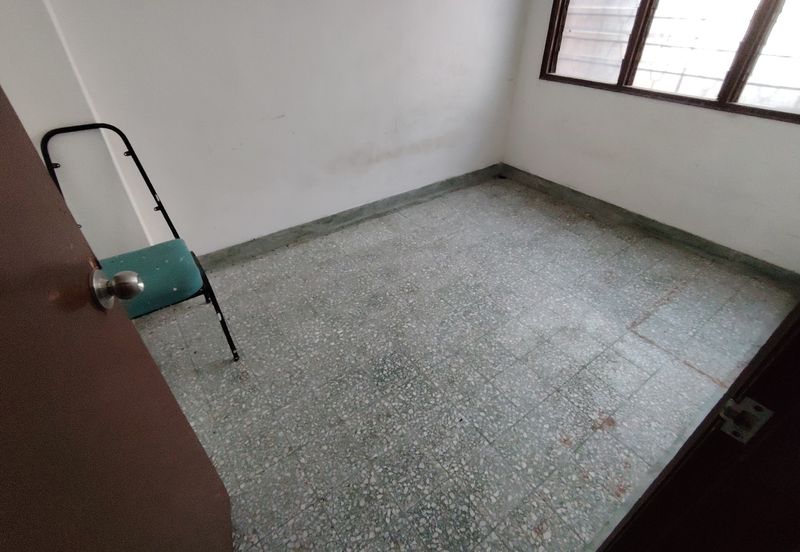 Oug 2 Storey Terrace House With Extended Kitchen For Sale