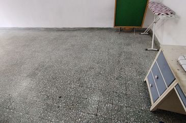 Oug 2 Storey Terrace House With Extended Kitchen For Sale