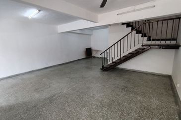 Oug 2 Storey Terrace House With Extended Kitchen For Sale