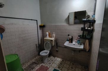 Oug 2 Storey Terrace House with Extension for Sale