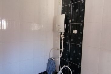 Oug/ Jalan Puchong 3 Storey Semi D For Sale