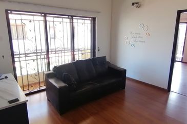 Oug/ Jalan Puchong 3 Storey Semi D For Sale