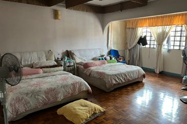 Oug 2 Storey Bungalow with Big Landscape for Sale