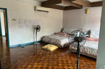 Oug 2 Storey Bungalow with Big Landscape for Sale