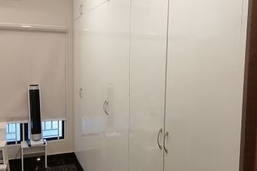 Oug/Happy Garden 1 Storey Renovated Corner House For Sale