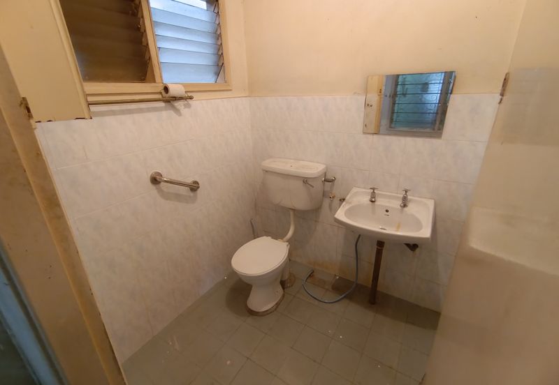 Oug/Happy Garden 1 Storey Corner Terrace House For Sale