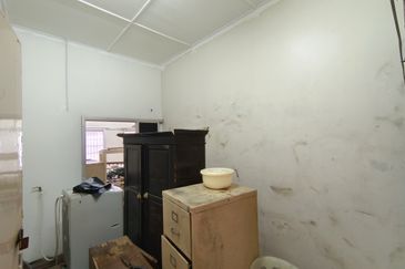 Oug/Happy Garden 1 Storey Corner Terrace House For Sale