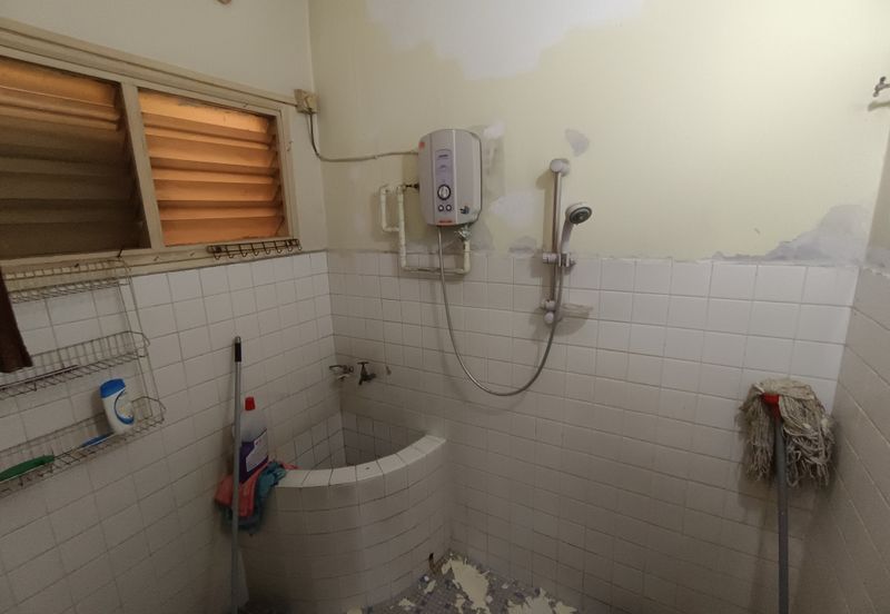 Oug/Happy Garden 1 Storey Corner Terrace House For Sale