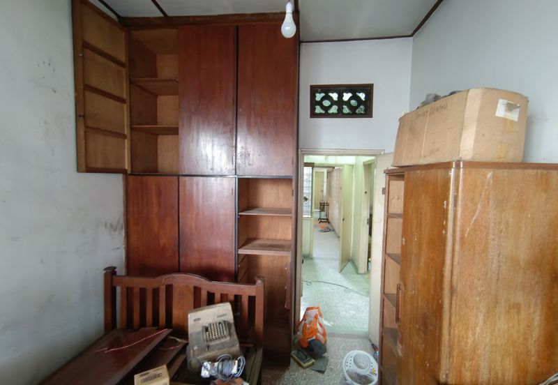 Oug/Happy Garden 1 Storey Corner Terrace House For Sale