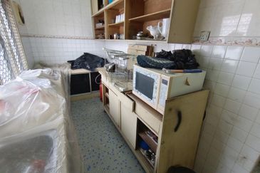 Oug/Happy Garden 1 Storey Corner Terrace House For Sale