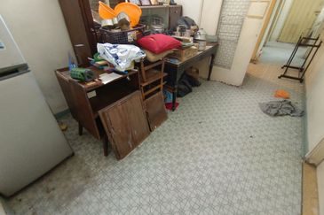 Oug/Happy Garden 1 Storey Corner Terrace House For Sale