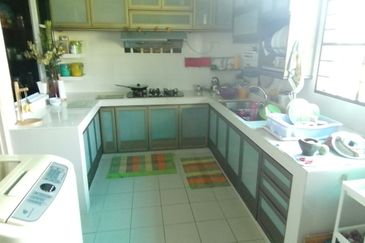 Oug/Happy Garden 3 Storey Gated Guarded Terrace House For Sale