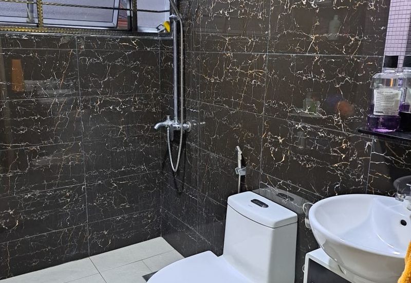 Oug/Happy Garden 3 Storey Gated Guarded Terrace House For Sale