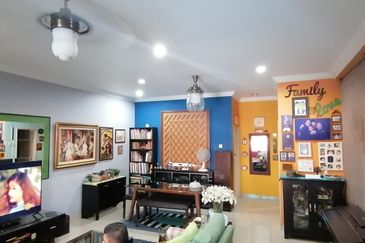 Oug/Happy Garden 3 Storey Gated Guarded Terrace House For Sale