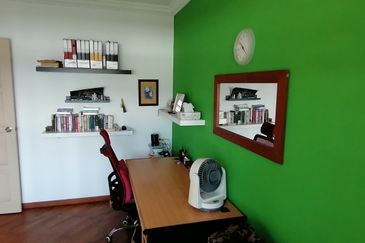 Oug/Happy Garden 3 Storey Gated Guarded Terrace House For Sale