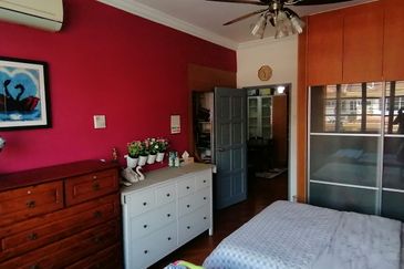 Oug/Happy Garden 3 Storey Gated Guarded Terrace House For Sale