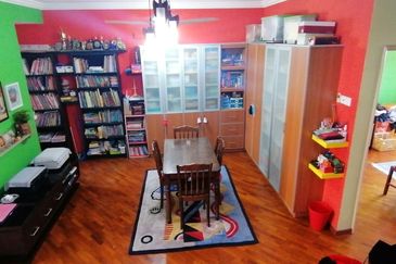 Oug/Happy Garden 3 Storey Gated Guarded Terrace House For Sale