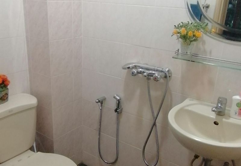 Oug/Happy Garden 3 Storey Gated Guarded Terrace House For Sale