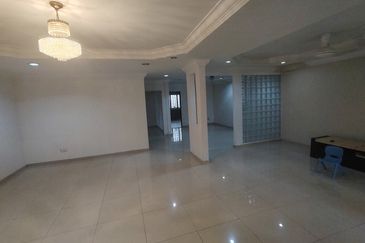 Oug 2 Storey Semi D with landscape for sale