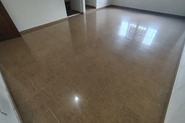 Oug 2 Storey Semi D with landscape for sale