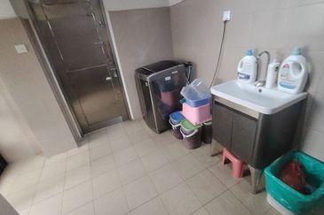 Oug 2 Storey Semi D with landscape for sale