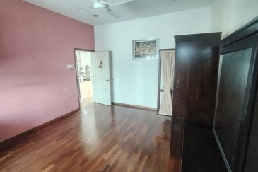 Oug/Taman Yarl 3 Storey Semi D For Sale