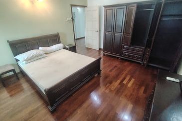 Oug/Taman Yarl 3 Storey Semi D For Sale