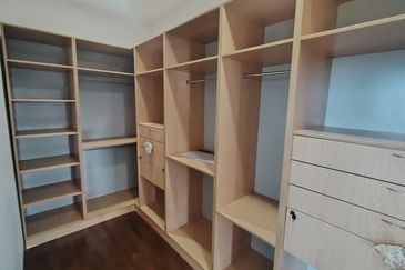 Oug/Taman Yarl 3 Storey Semi D For Sale