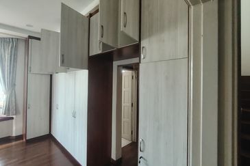 Oug/Taman Yarl 3 Storey Semi D For Sale