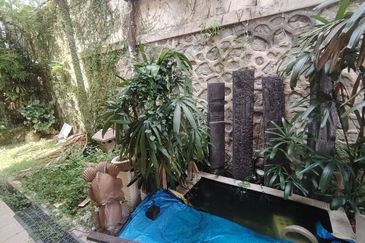 Oug/Taman Yarl 3 Storey Semi D For Sale