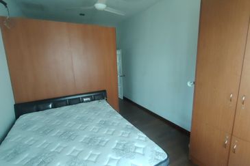 Oug/Taman Yarl 3 Storey Semi D For Sale