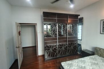 Oug/Taman Yarl 3 Storey Semi D For Sale